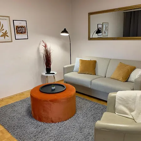 公寓 1br M6 With Sauna, Big Balcony,free Parking